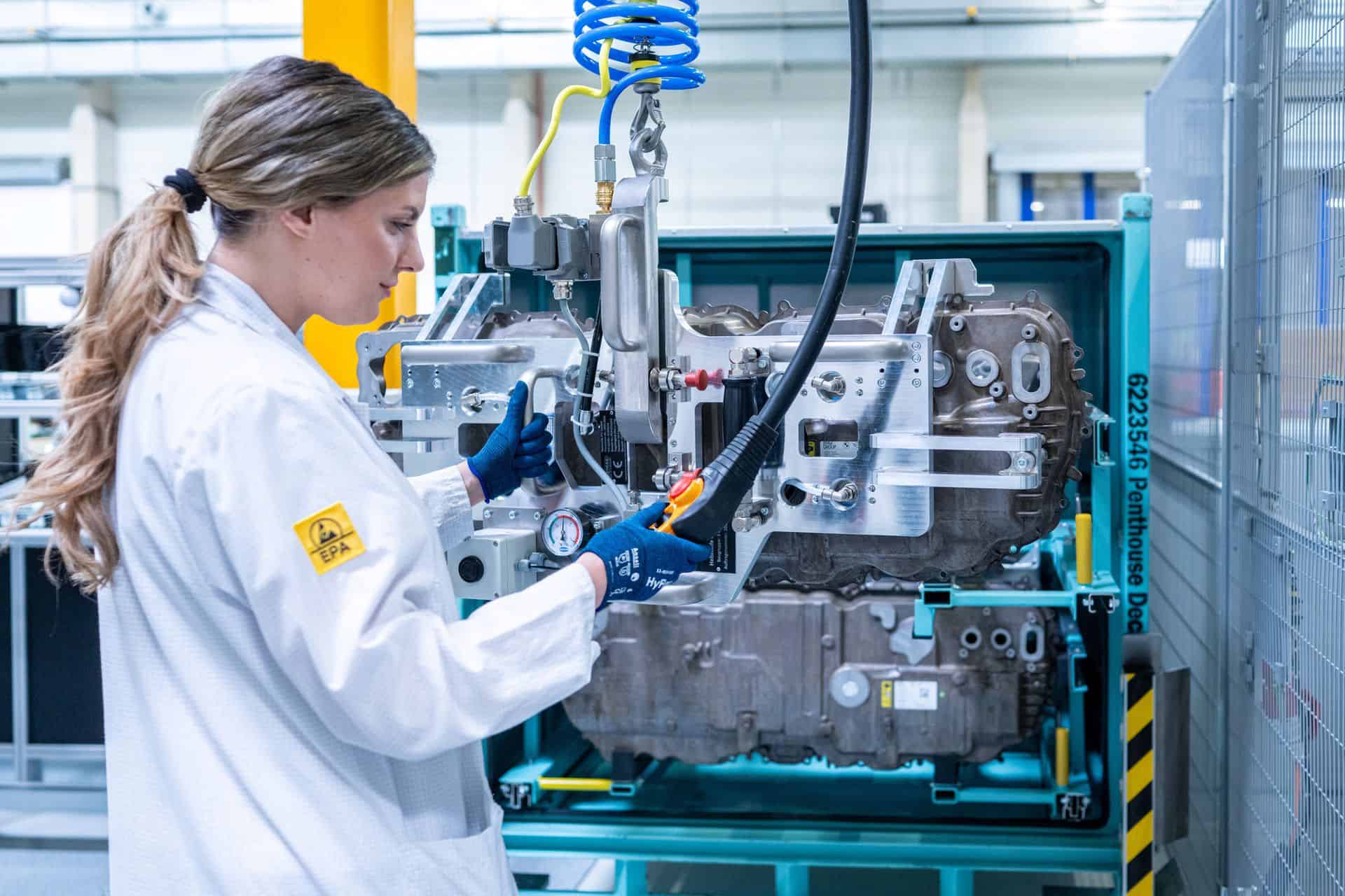 BMW iX5 Hydrogen Energy Master Pre-Series Production Begins